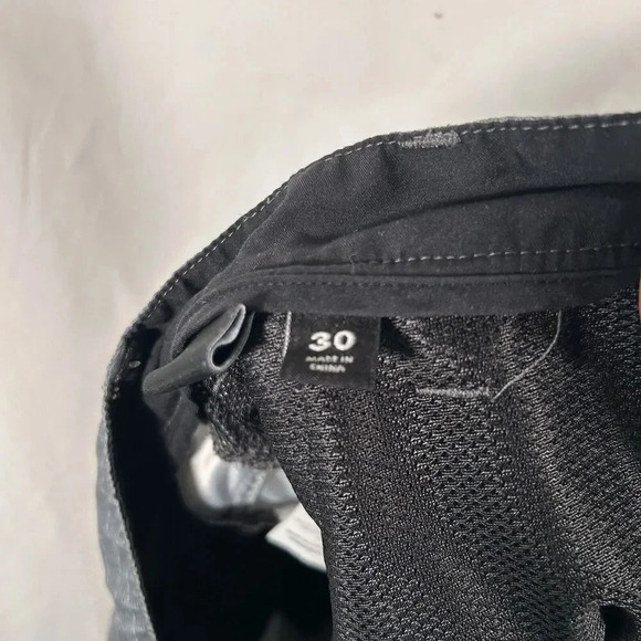 Hurley Trunks Men's 30 Black Grey Striped Pockets Board Shorts Button Zip - Picture 10 of 11